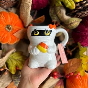 ✨NEW🧡Hand Painted Mummy Girl holding Candy Corn Mug💛